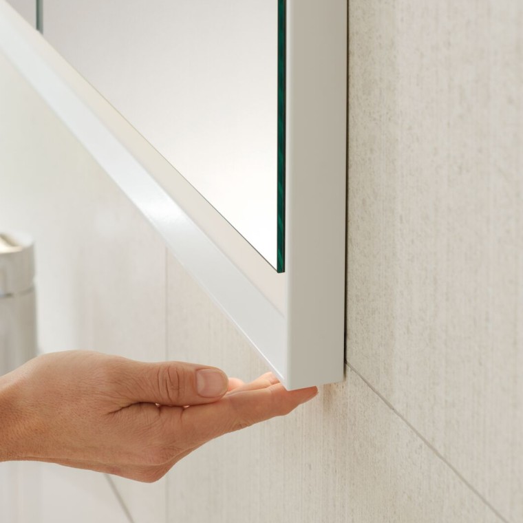 Geberit ONE'i peegelkapi lihtne kasutamine