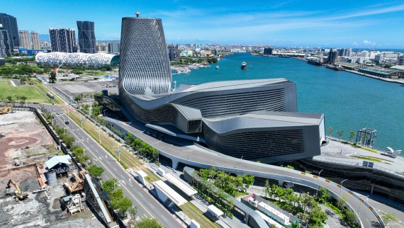 Kaohsiungi sadama terminal on Taiwani oluline laevandussõlm