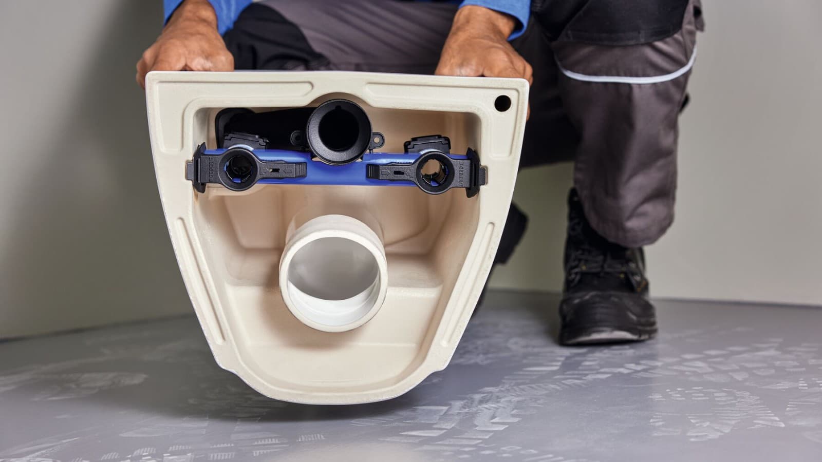 Eelpaigaldatud kinnituslatt seinale paigaldatavale WC-potile Acanto Eelpaigaldatud kinnituslatt seinale paigaldatavale WC-potile Acanto