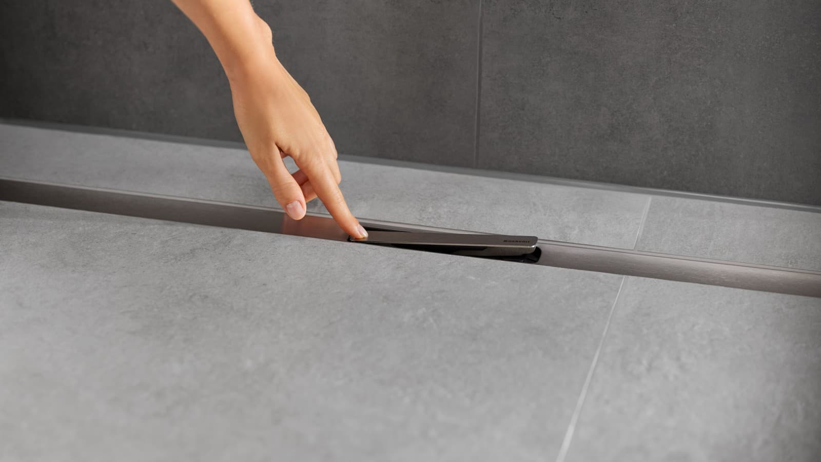 Geberit Cleanline30 duššikanaliga põrandalähedane dušš Geberit Cleanline30 duššikanaliga põrandalähedane dušš