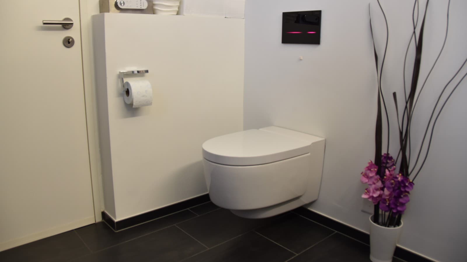 Vannituba erinevate Geberit'i toodetega pärast renoveerimist Vannituba erinevate Geberit'i toodetega pärast renoveerimist