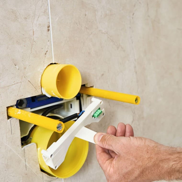 Geberit Power & Connect karp paigaldamise ajal Geberit Power & Connect karp paigaldamise ajal